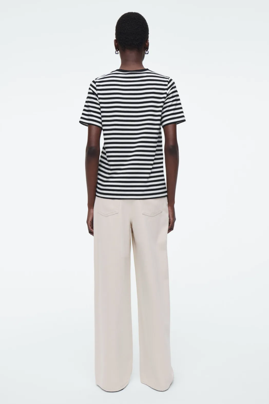 New COS 24/7 REGULAR T-SHIRT BLACK / WHITE / STRIPED