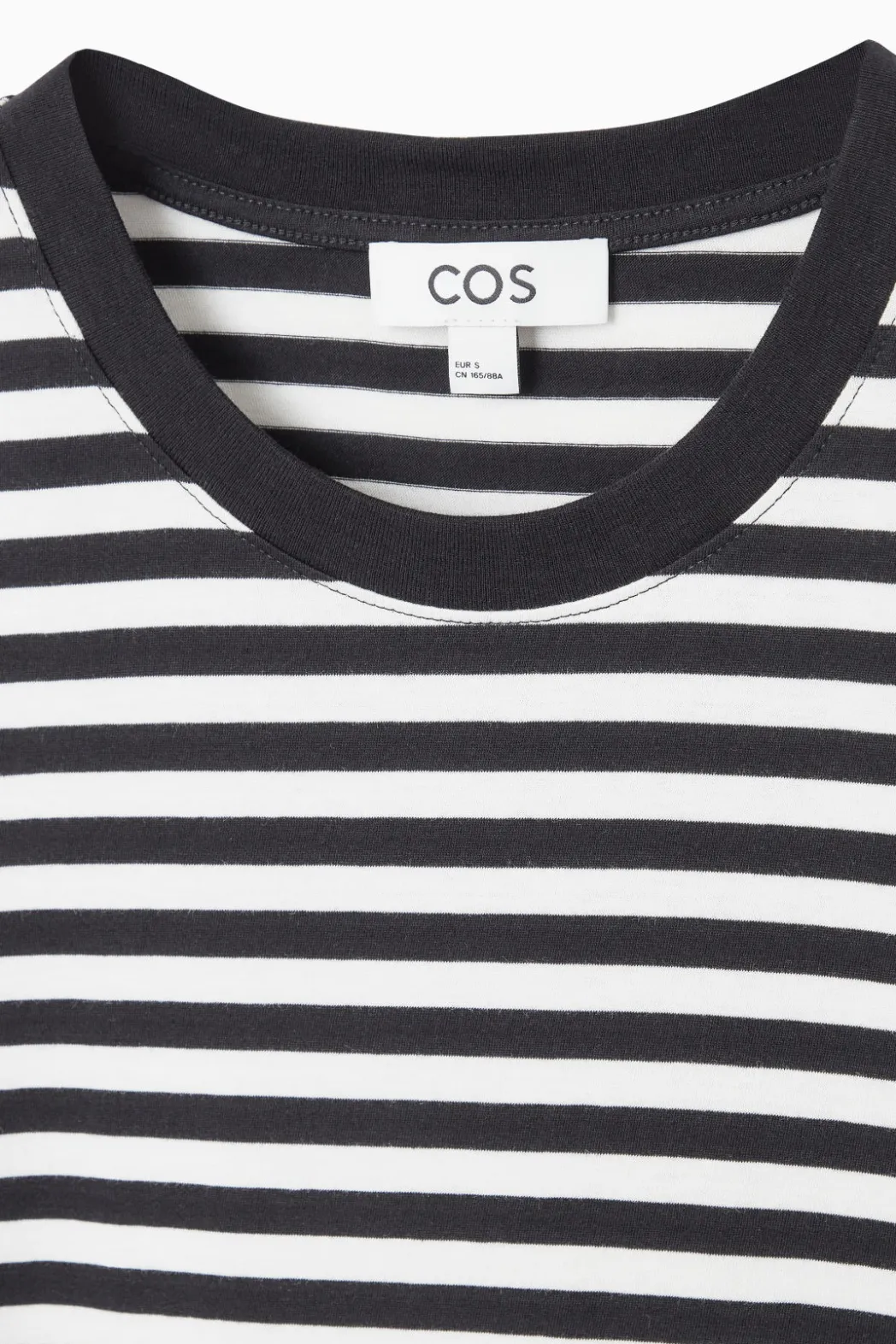 New COS 24/7 REGULAR T-SHIRT BLACK / WHITE / STRIPED