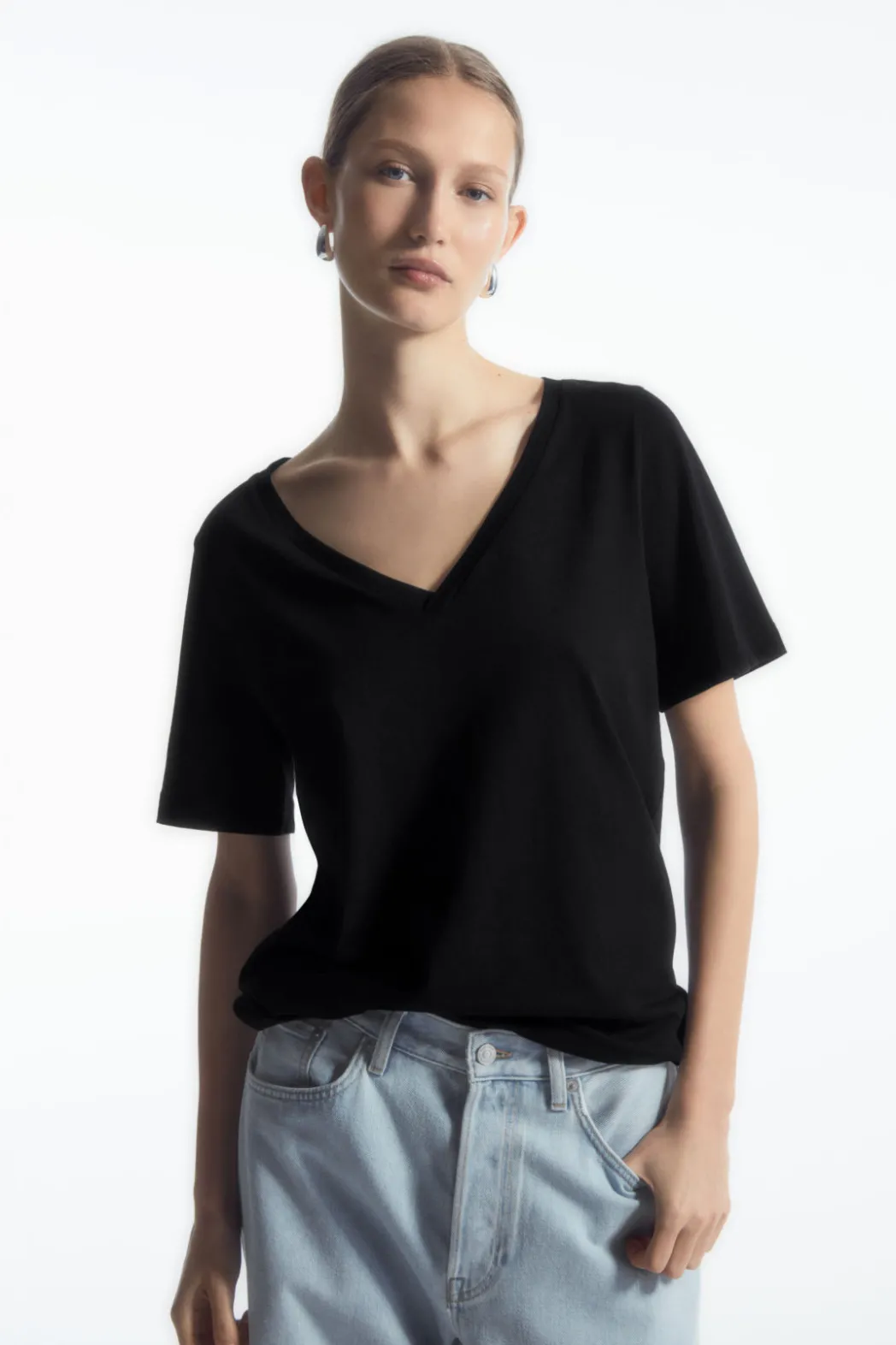 Hot COS 24/7 V-NECK T-SHIRT black