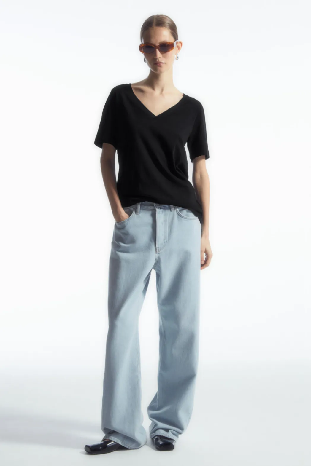 Hot COS 24/7 V-NECK T-SHIRT black