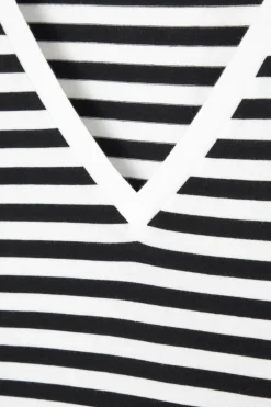 Best COS 24/7 V-NECK T-SHIRT BLACK / WHITE / STRIPED