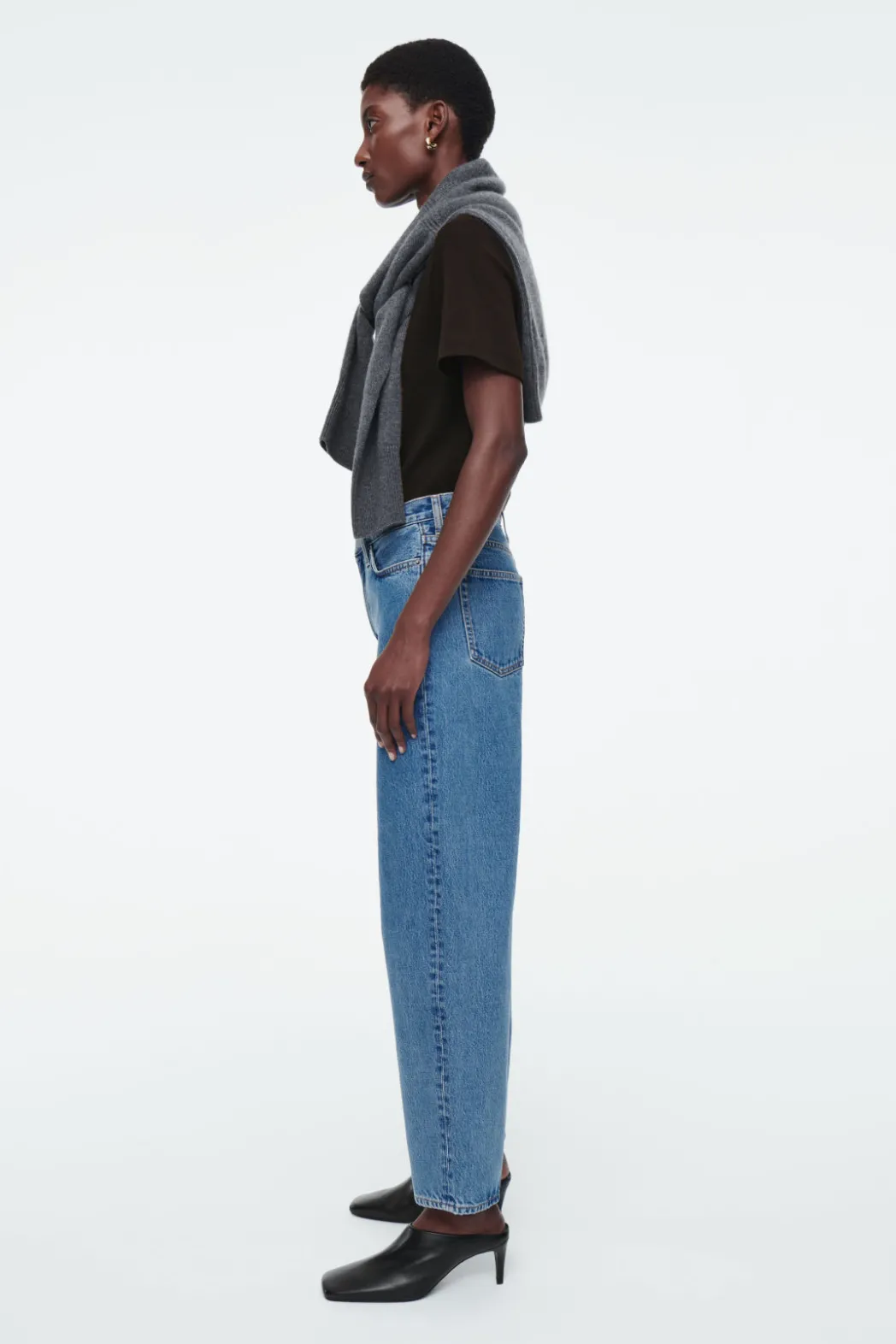 Discount COS ARCH TAPERED JEANS MID BLUE