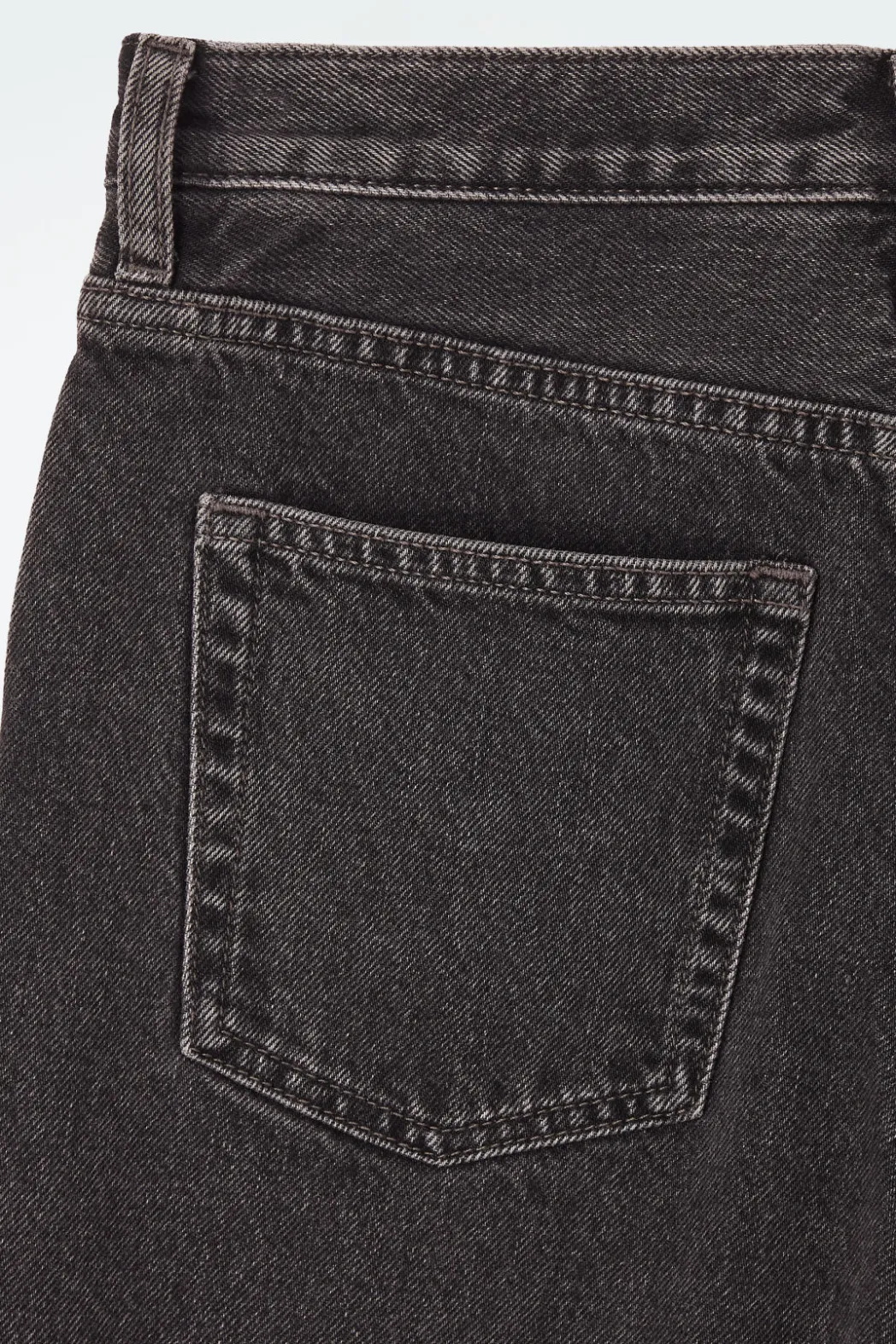 COS ARCH TAPERED JEANS BLACK