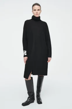 Outlet COS ASYMMETRIC MERINO WOOL DRESS BLACK