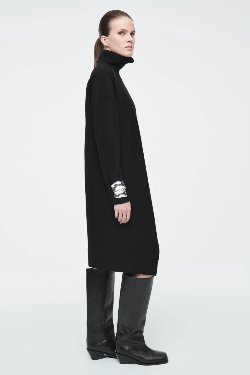 Outlet COS ASYMMETRIC MERINO WOOL DRESS BLACK