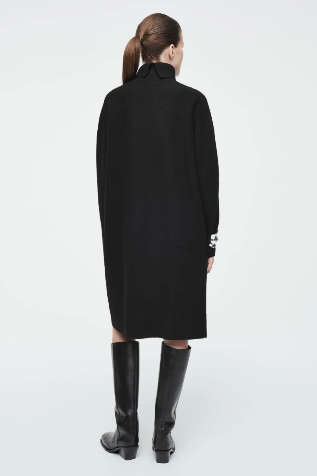 Outlet COS ASYMMETRIC MERINO WOOL DRESS BLACK