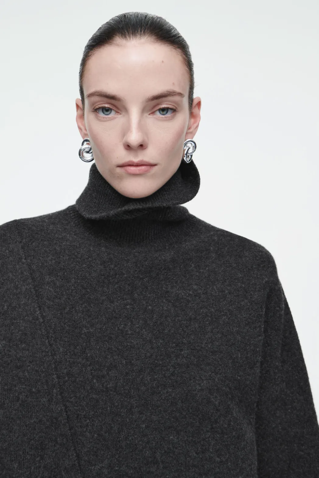 Clearance COS ASYMMETRIC MERINO WOOL SWEATER DARK GRAY