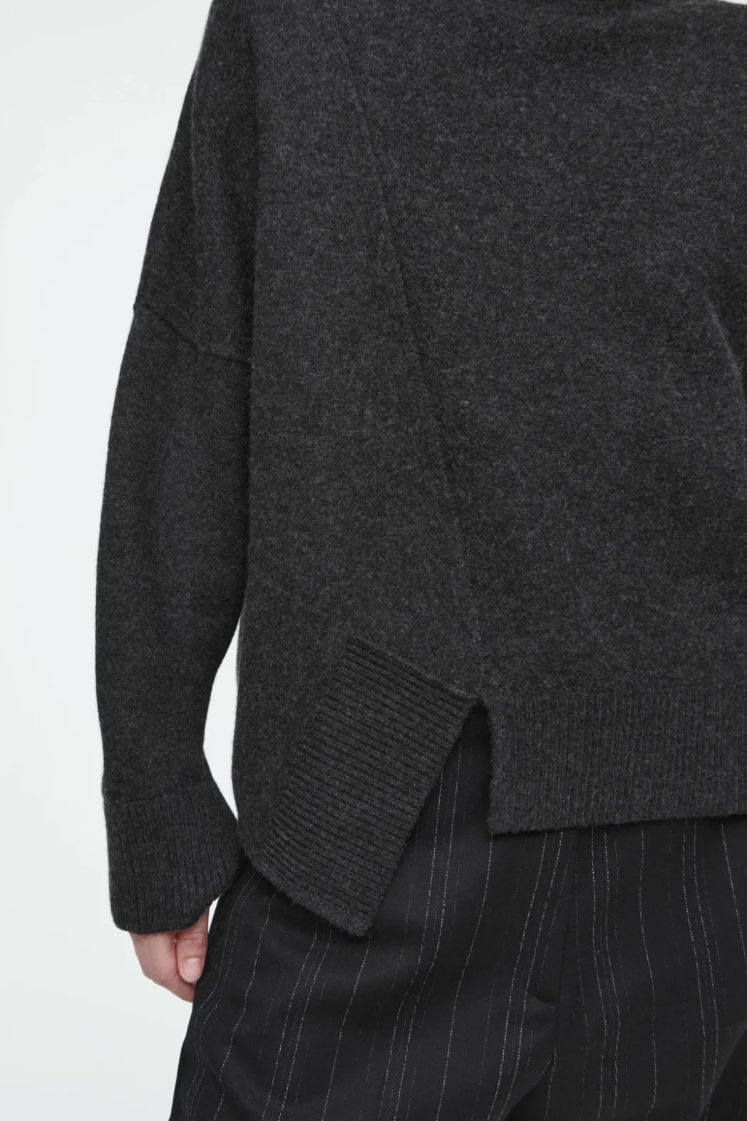 Clearance COS ASYMMETRIC MERINO WOOL SWEATER DARK GRAY