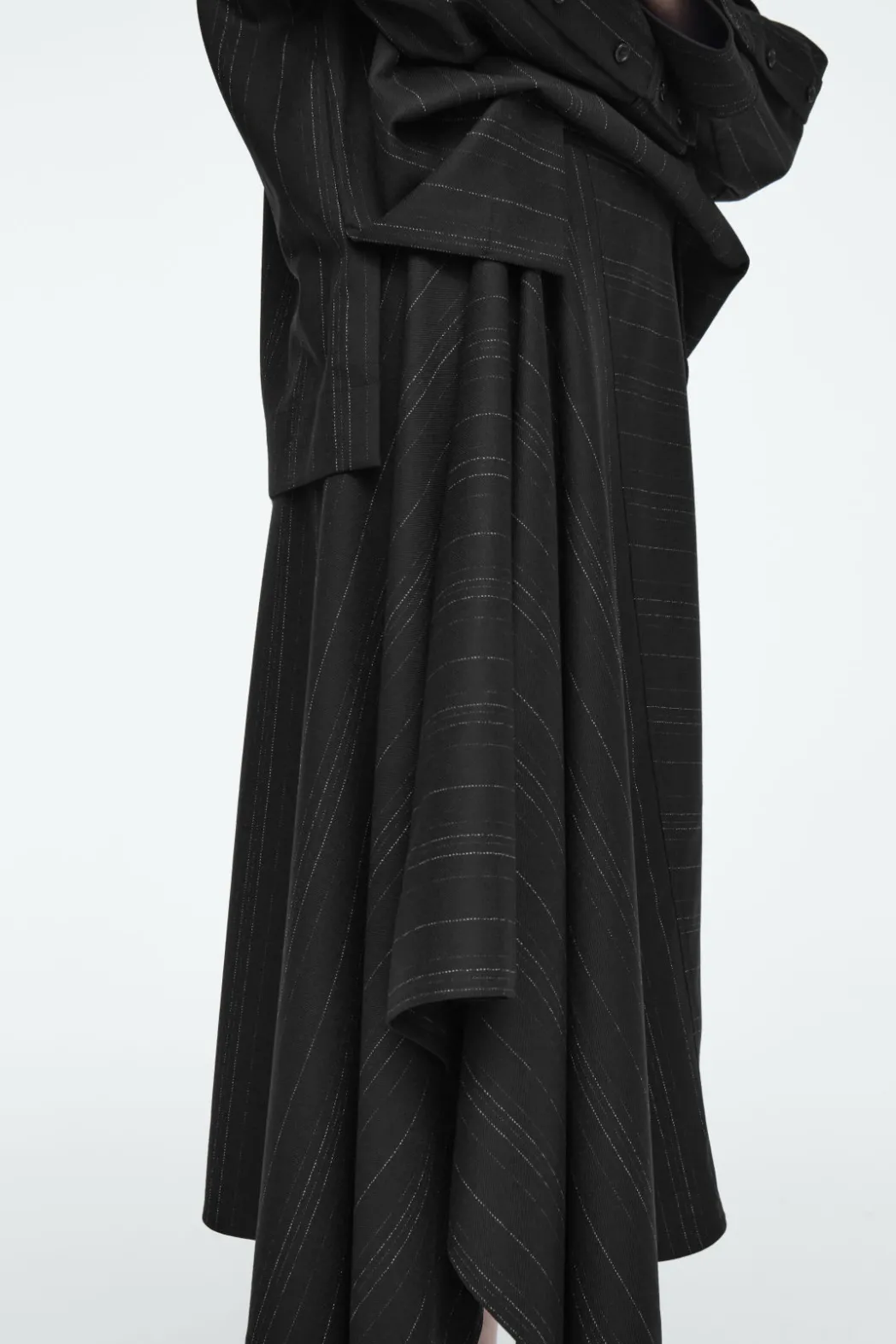 Online COS ASYMMETRIC PINSTRIPED WOOL SKIRT BLACK / PINSTRIPED