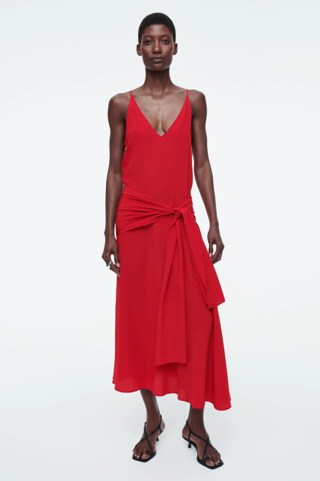 Discount COS ASYMMETRIC TIE-WAIST SILK DRESS RED