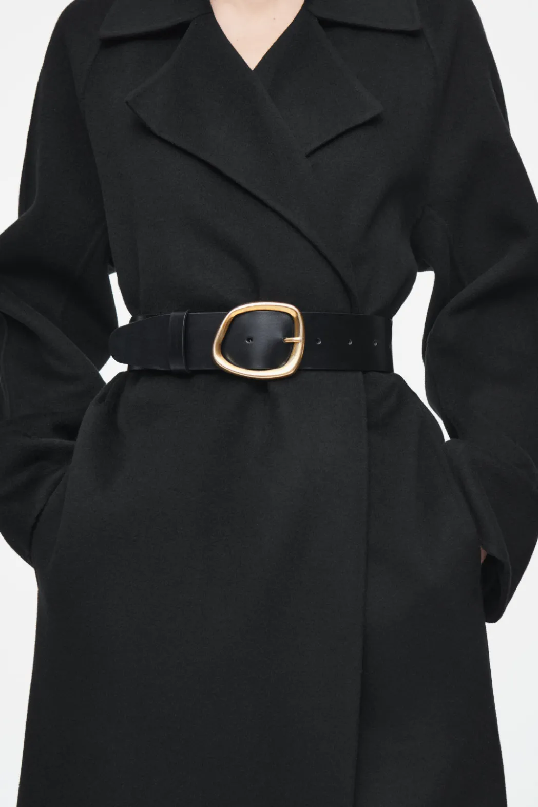 Sale COS ASYMMETRIC-BUCKLE LEATHER BELT BLACK