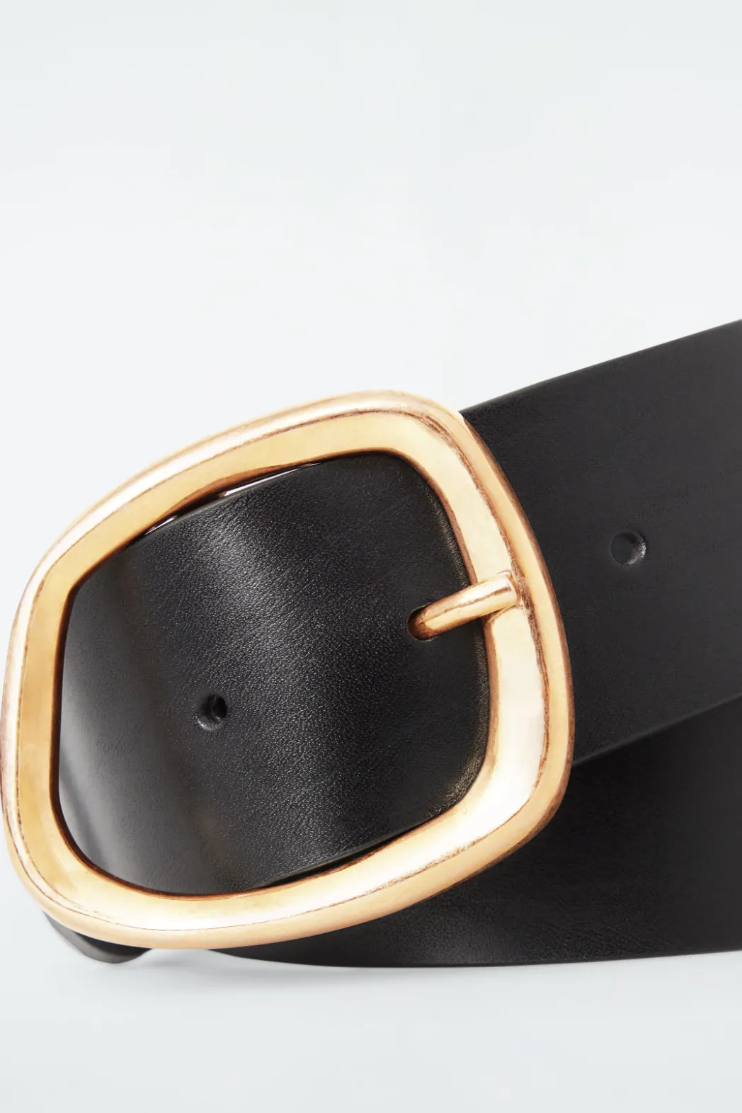 Sale COS ASYMMETRIC-BUCKLE LEATHER BELT BLACK
