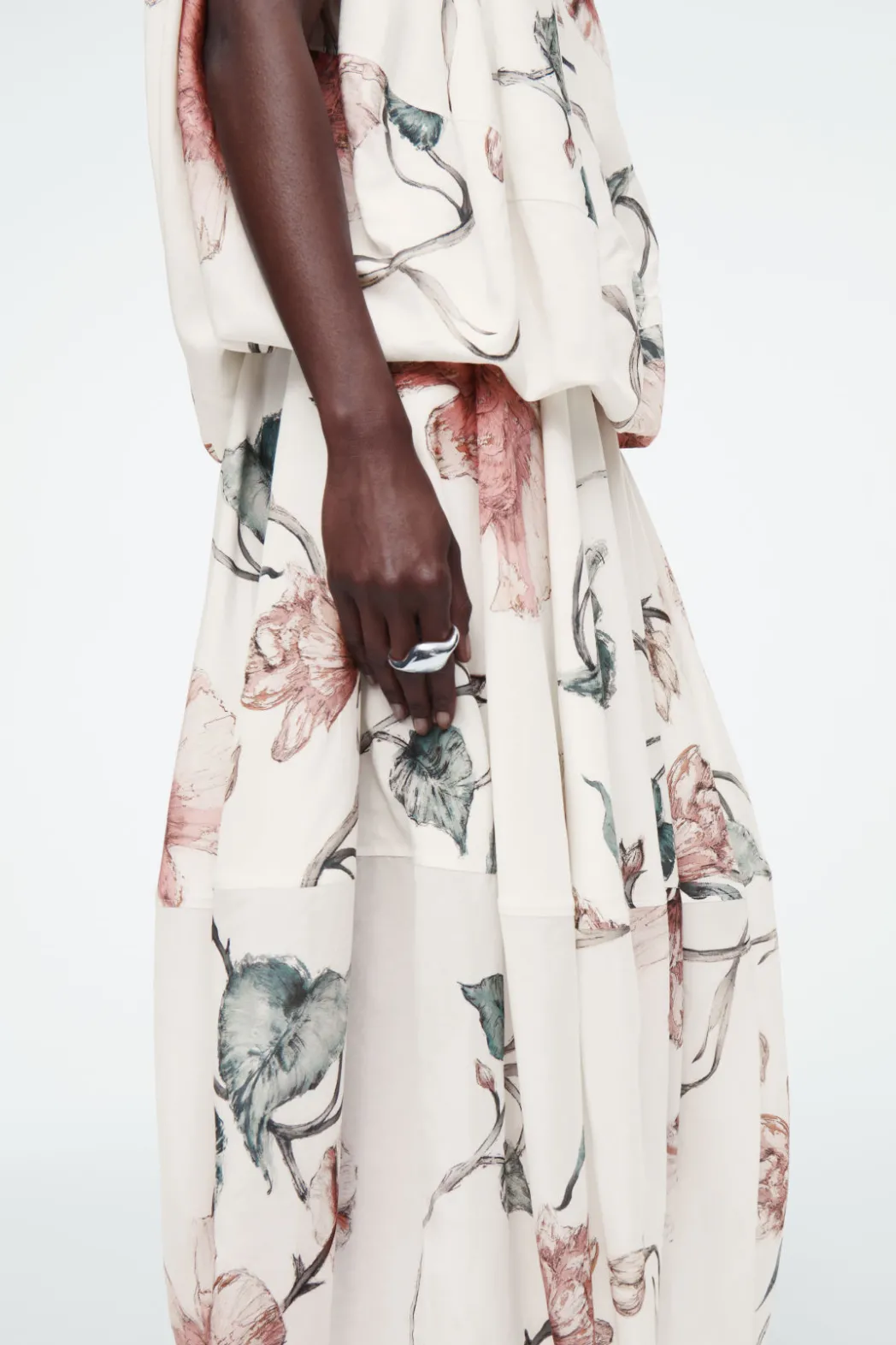 Clearance COS BALLOON MIDI SKIRT WHITE / FLORAL