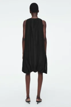 Online COS BALLOON MINI DRESS BLACK