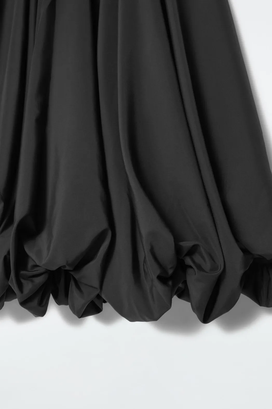 Best COS BALLOON-HEM MAXI SKIRT BLACK