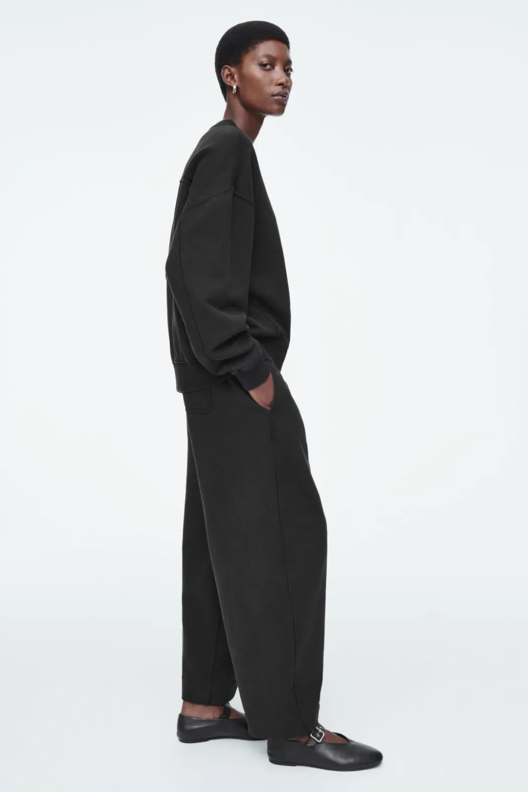 New COS BARREL-LEG JOGGERS BLACK