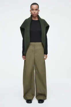 New COS BARREL-LEG UTILITY PANTS KHAKI