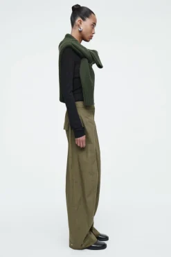 New COS BARREL-LEG UTILITY PANTS KHAKI