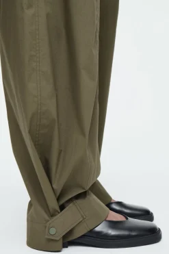 New COS BARREL-LEG UTILITY PANTS KHAKI