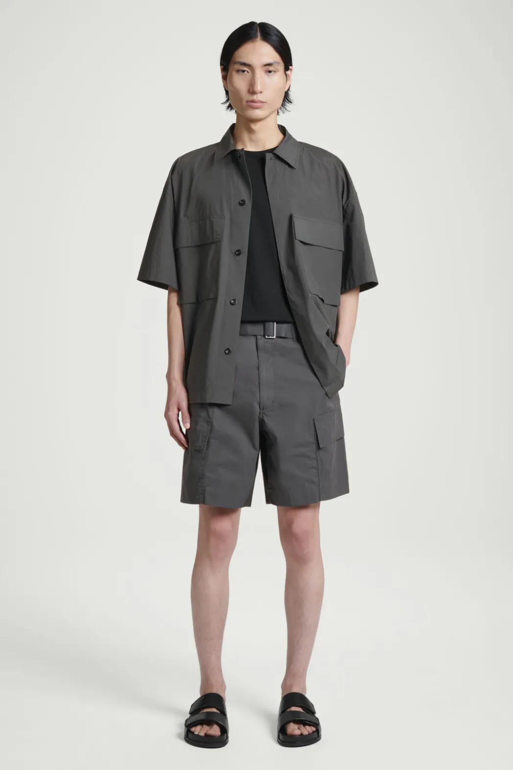 Outlet COS BELTED CARGO SHORTS GRAY