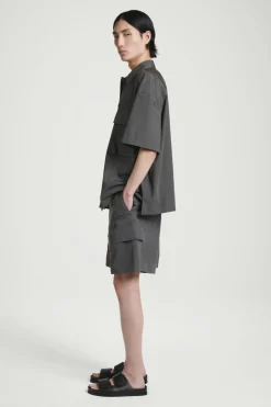 Outlet COS BELTED CARGO SHORTS GRAY