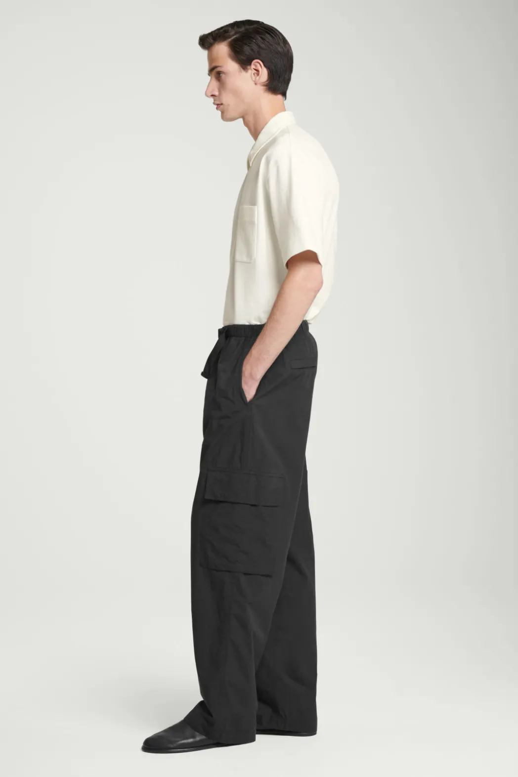 Discount COS BELTED TECHNICAL COTTON CARGO PANTS BLACK