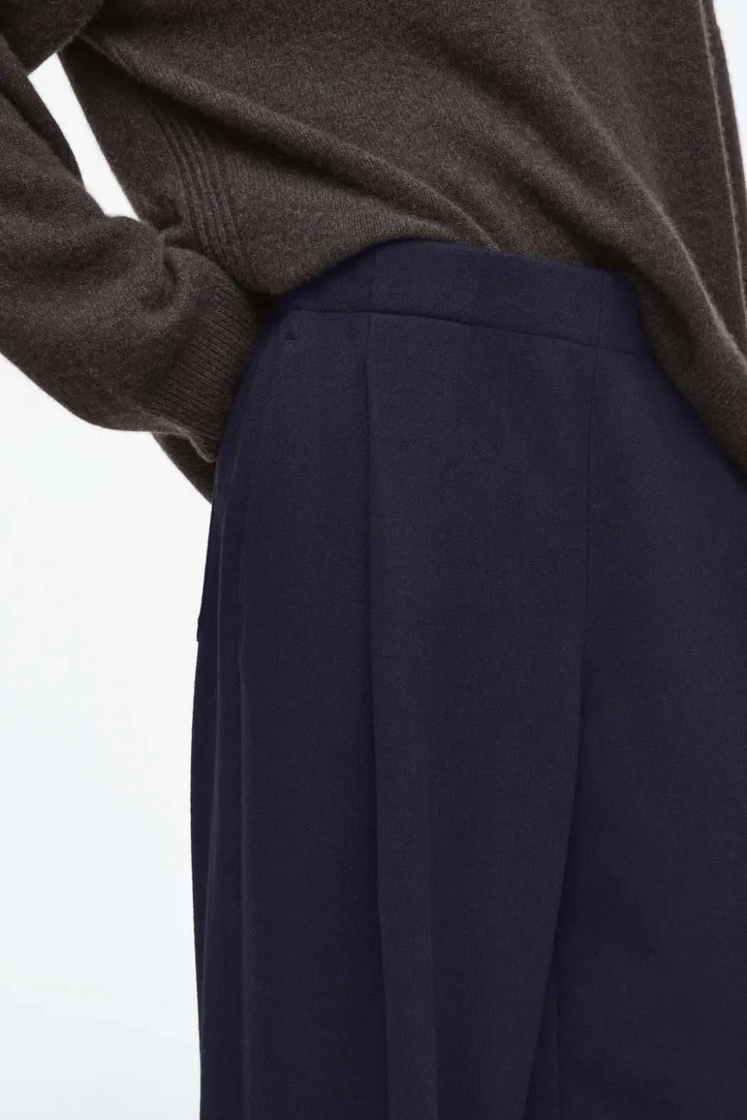 COS BOILED-WOOL BARREL-LEG PANTS NAVY
