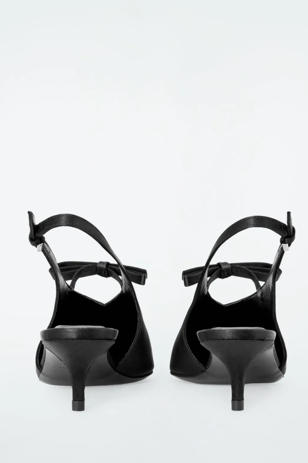 Outlet COS BOW-DETAIL POINTED SATIN SLINGBACK PUMPS BLACK