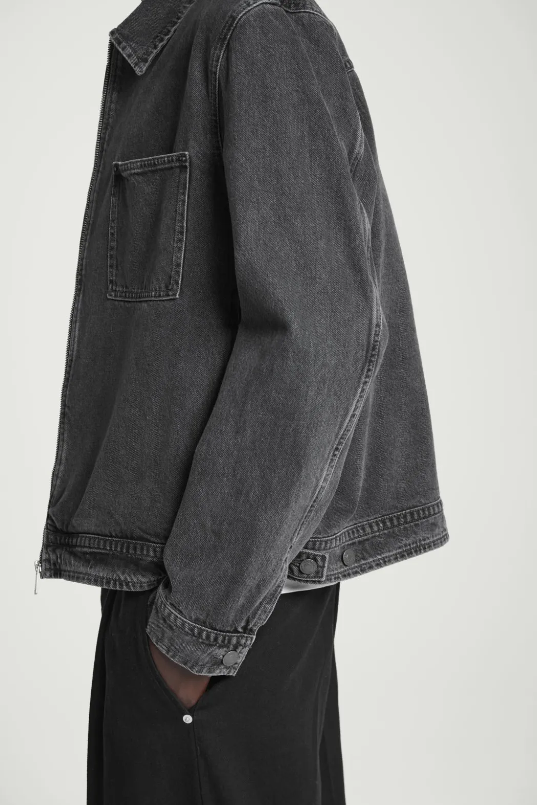 New COS BOXY DENIM ZIP-UP JACKET WASHED BLACK