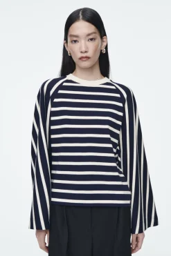 New COS BOXY LONG-SLEEVED T-SHIRT NAVY / OFF-WHITE / STRIPED