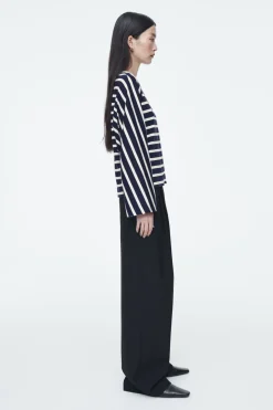 New COS BOXY LONG-SLEEVED T-SHIRT NAVY / OFF-WHITE / STRIPED