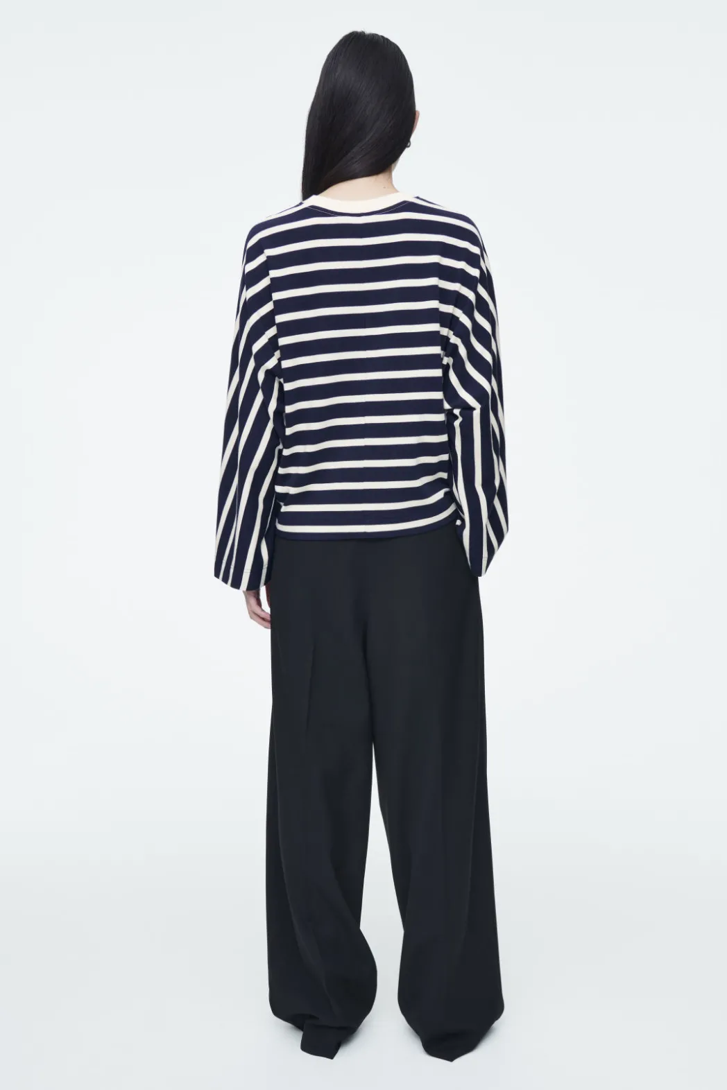 New COS BOXY LONG-SLEEVED T-SHIRT NAVY / OFF-WHITE / STRIPED