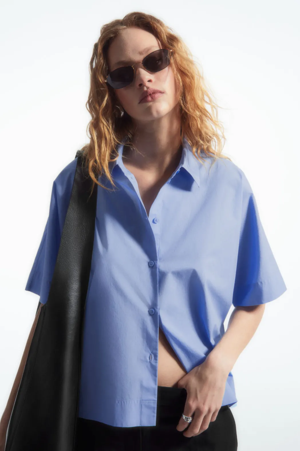 Online COS BOXY SHORT-SLEEVED POPLIN SHIRT LIGHT BLUE