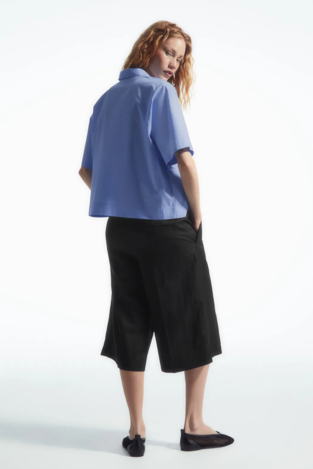 Online COS BOXY SHORT-SLEEVED POPLIN SHIRT LIGHT BLUE