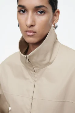 Clearance COS BUBBLE-HEM COTTON JACKET BEIGE