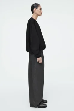 Clearance COS BUBBLE-HEM SWEATSHIRT BLACK