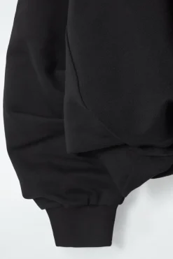 Clearance COS BUBBLE-HEM SWEATSHIRT BLACK