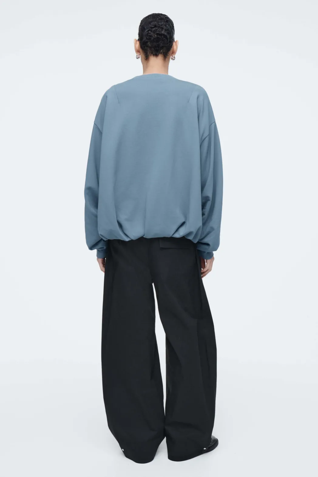 Online COS BUBBLE-HEM SWEATSHIRT BLUE