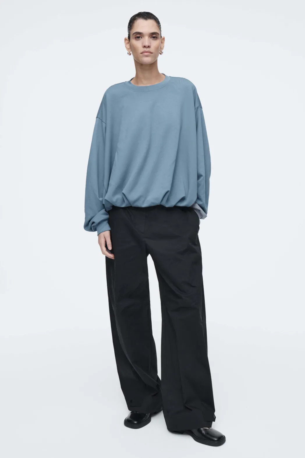 Online COS BUBBLE-HEM SWEATSHIRT BLUE