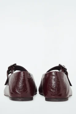 Online COS BUCKLED BALLET FLATS BORDEAUX