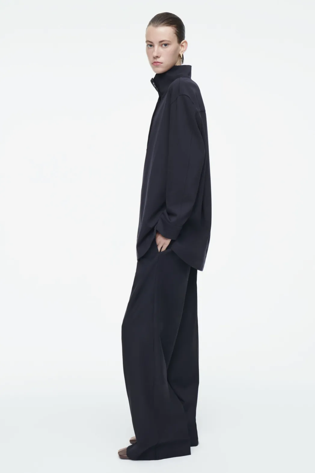 Sale COS BUTTONED FUNNEL-NECK TOP NAVY