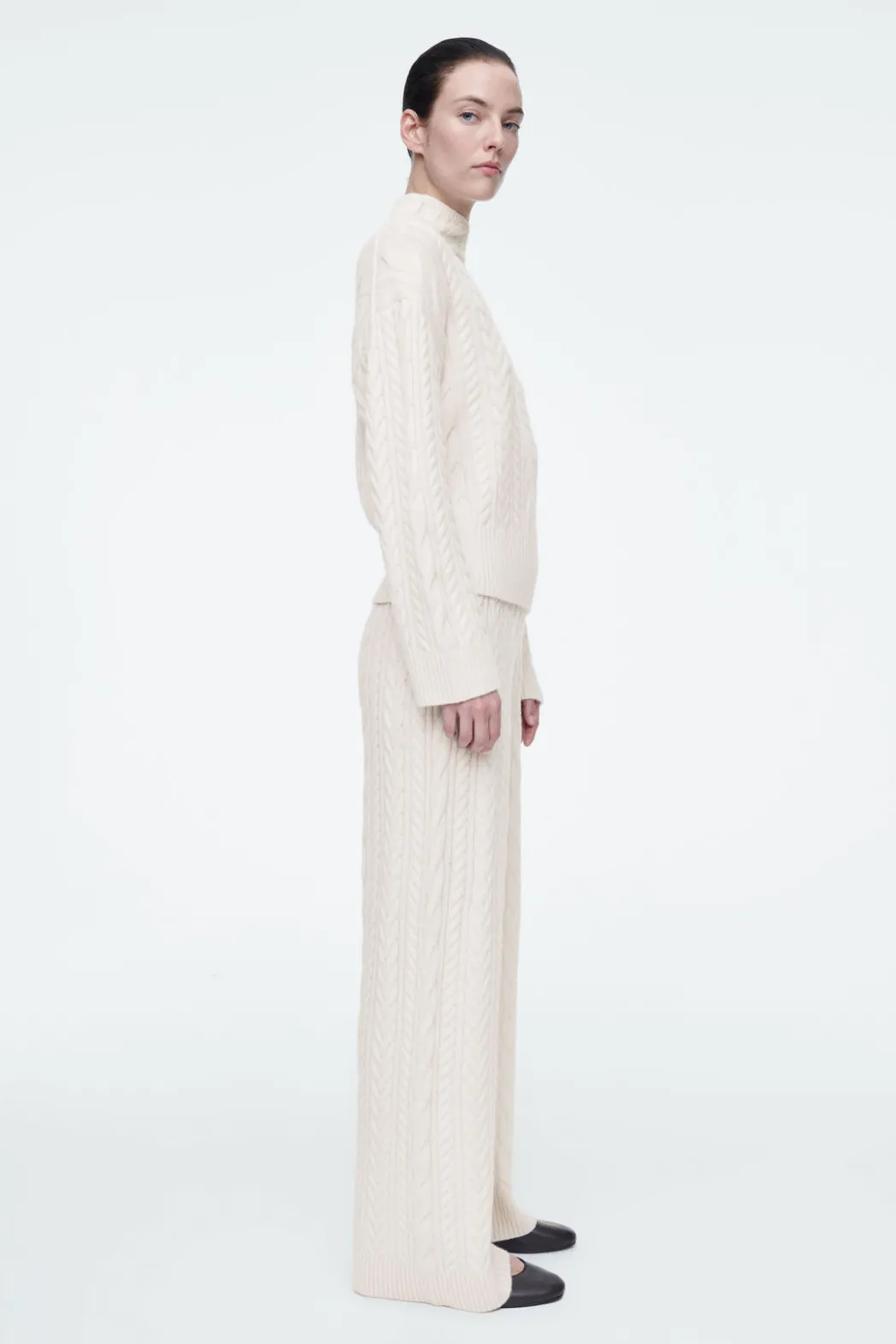 Hot COS CABLE-KNIT WOOL FUNNEL-NECK SWEATER IVORY