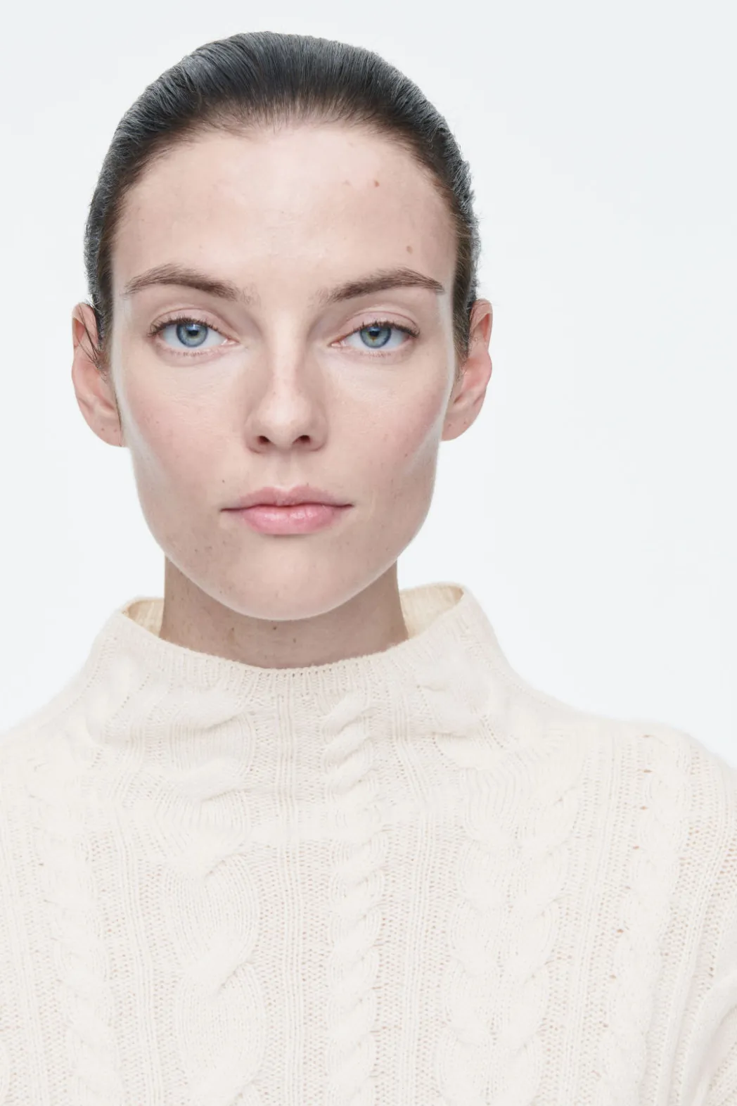 Hot COS CABLE-KNIT WOOL FUNNEL-NECK SWEATER IVORY