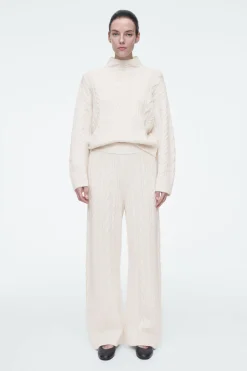 Clearance COS CABLE-KNIT WOOL PANTS IVORY