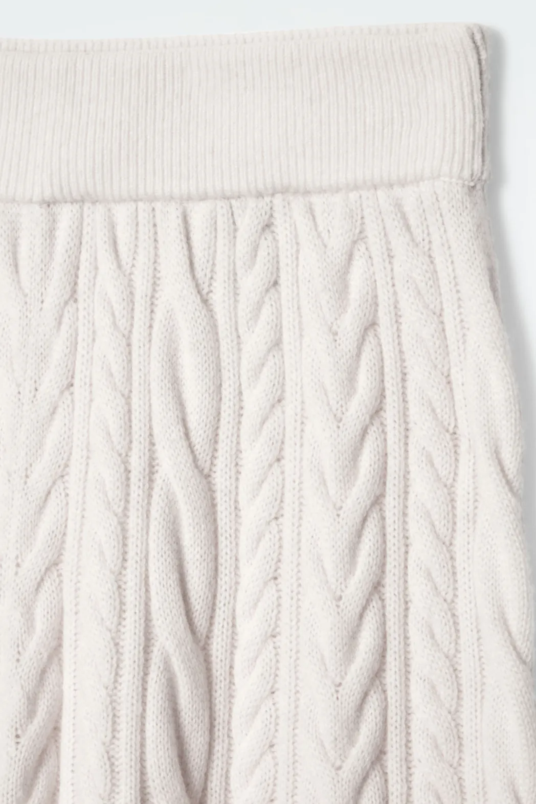 Clearance COS CABLE-KNIT WOOL PANTS IVORY