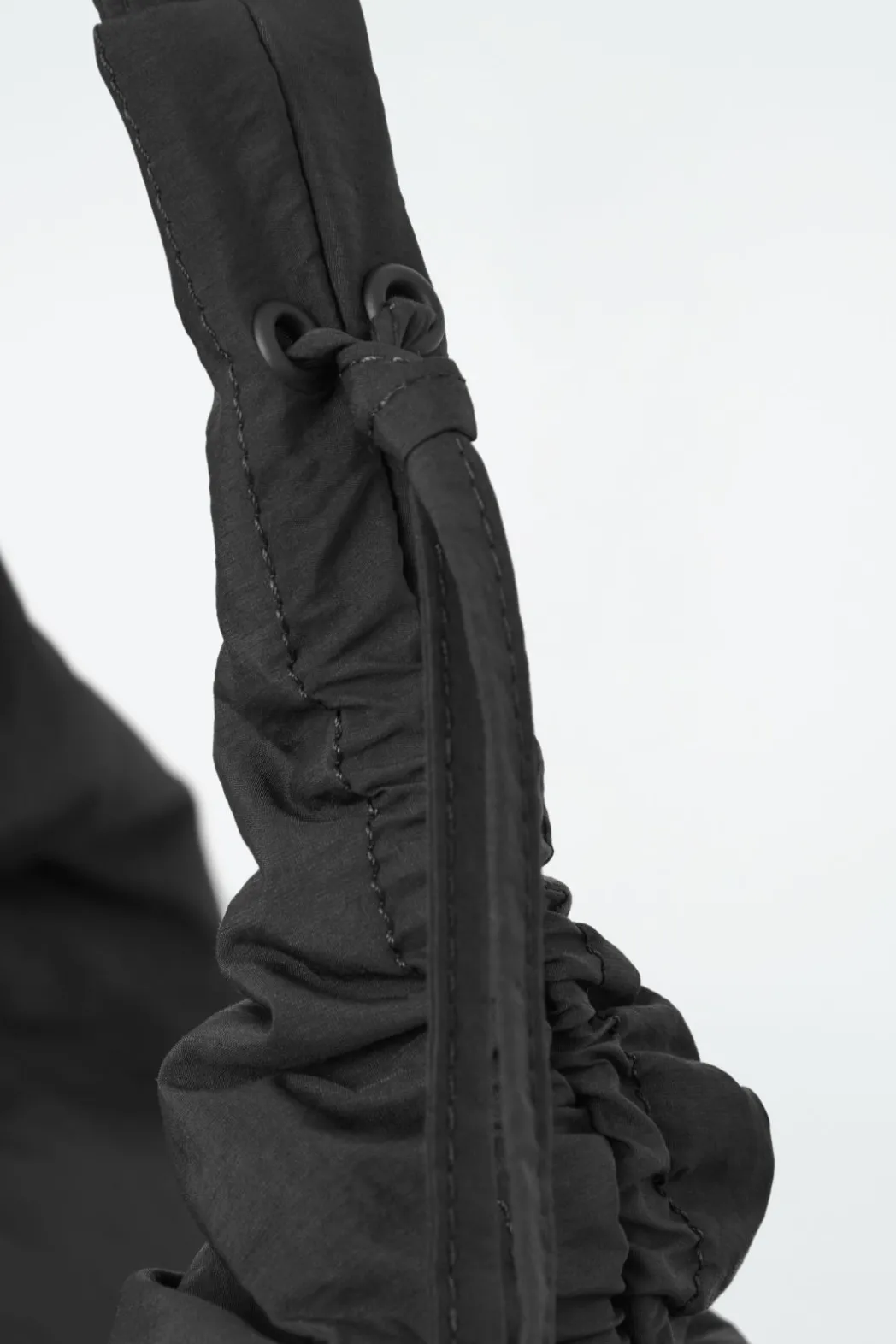 New COS CANOPY OVERSIZED CROSSBODY - NYLON BLACK