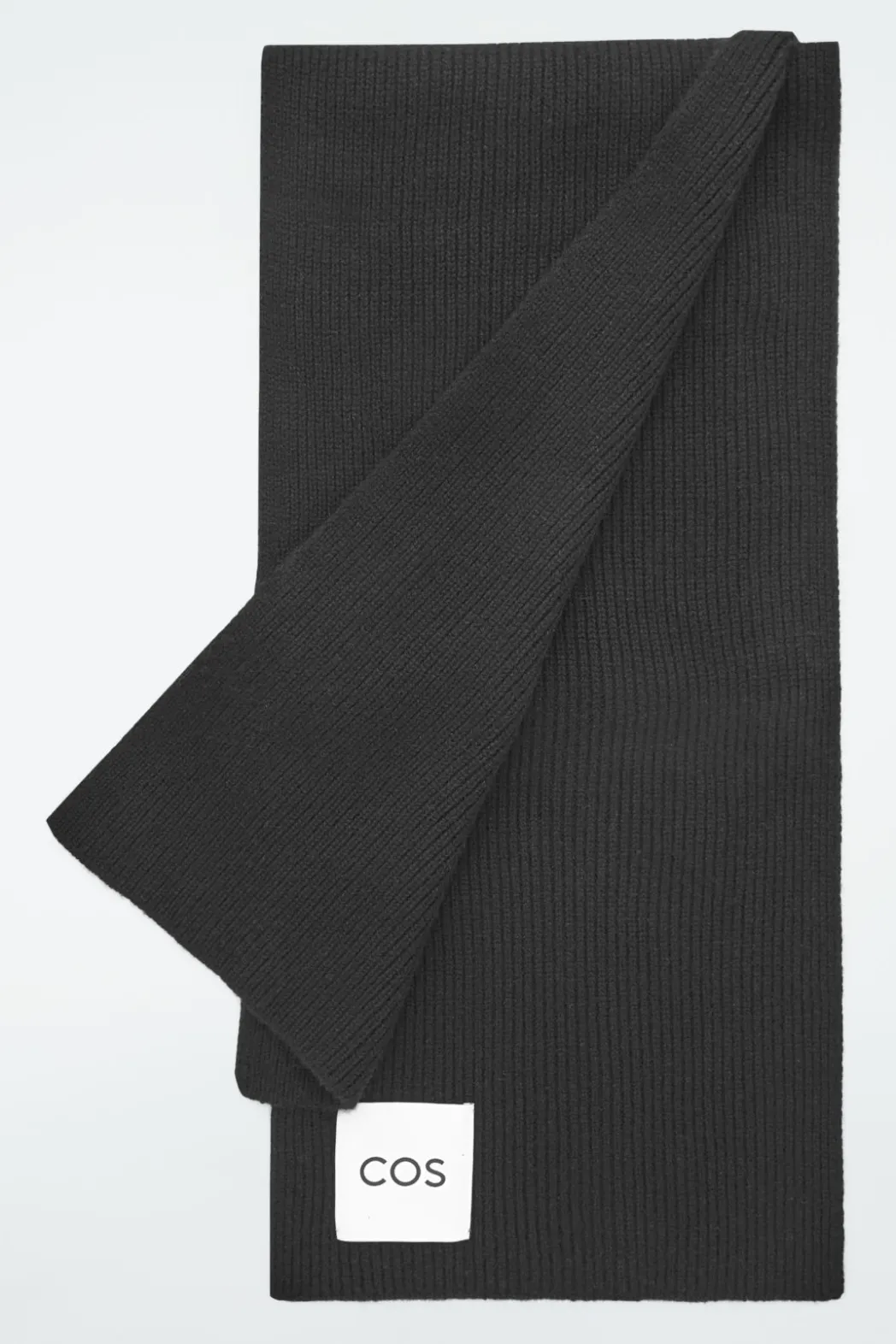 Best COS CASHMERE-BLEND SCARF BLACK