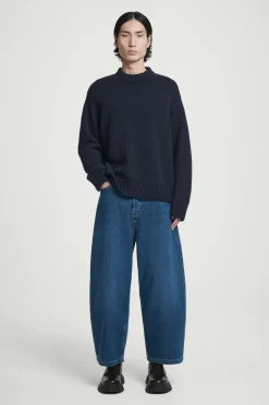 Clearance COS CASK BARREL-LEG JEANS - RELAXED BLUE