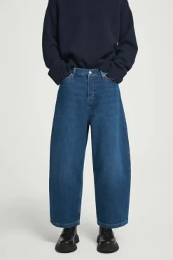 Clearance COS CASK BARREL-LEG JEANS - RELAXED BLUE