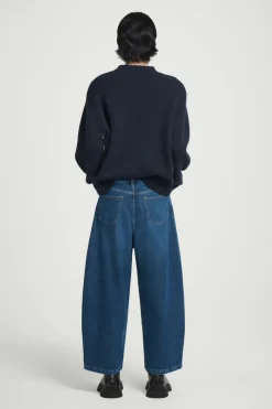 Clearance COS CASK BARREL-LEG JEANS - RELAXED BLUE